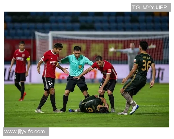 国安迎战成都兴城人居全力争胜展现球队实力与斗志